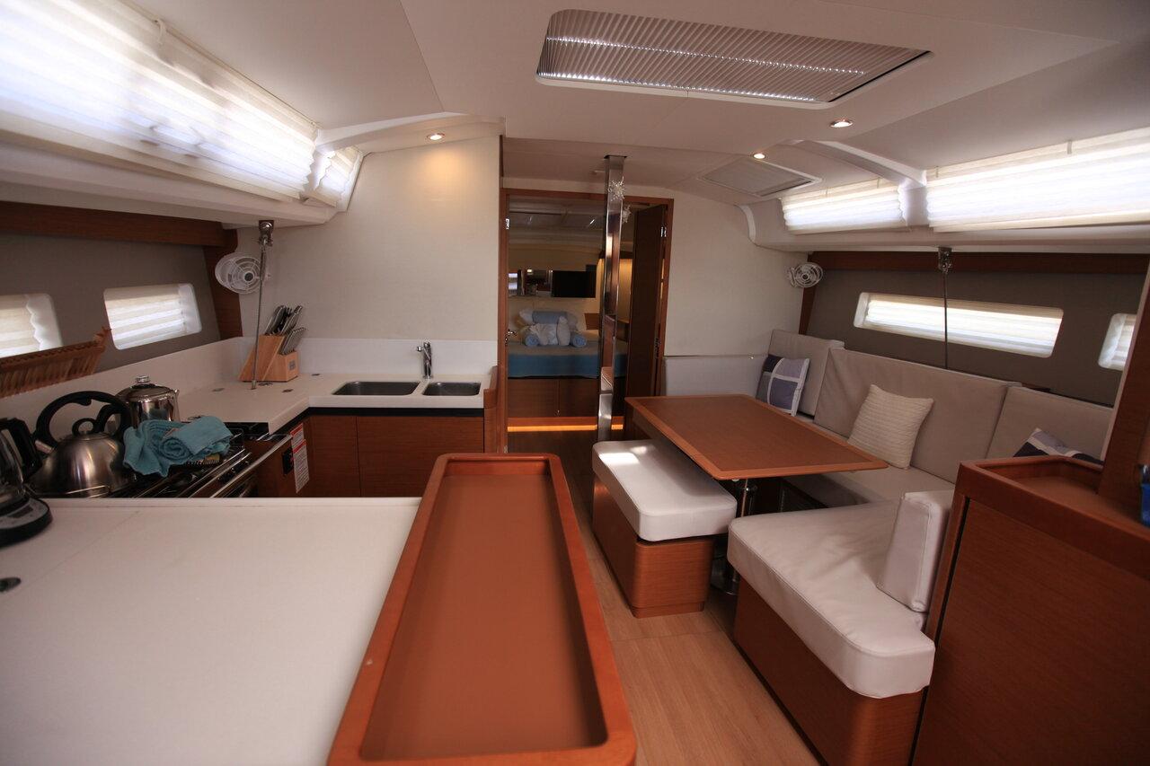 Sun Odyssey 440 - 2 cab., picture 7