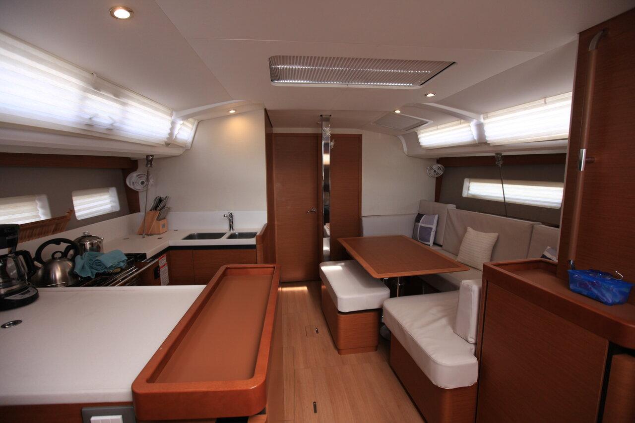 Sun Odyssey 440 - 2 cab., picture 6