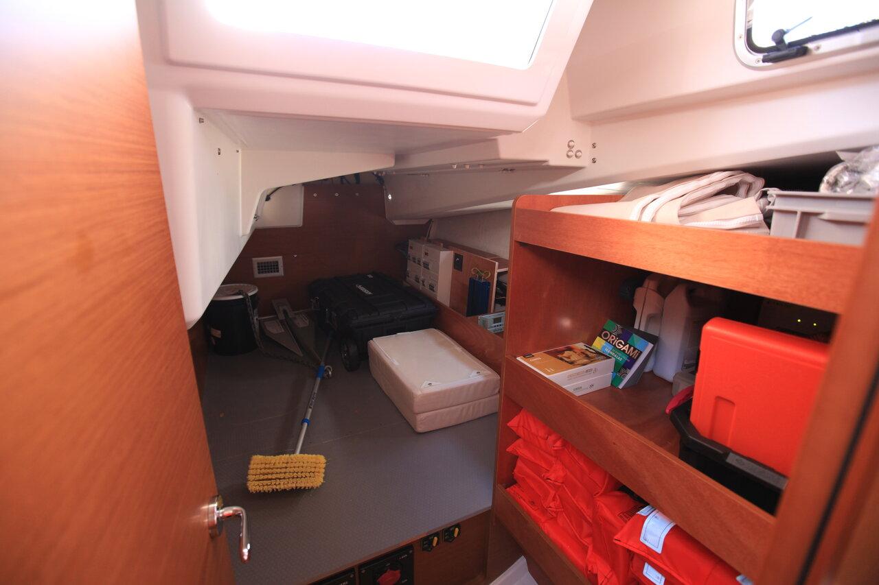 Sun Odyssey 440 - 2 cab., picture 16