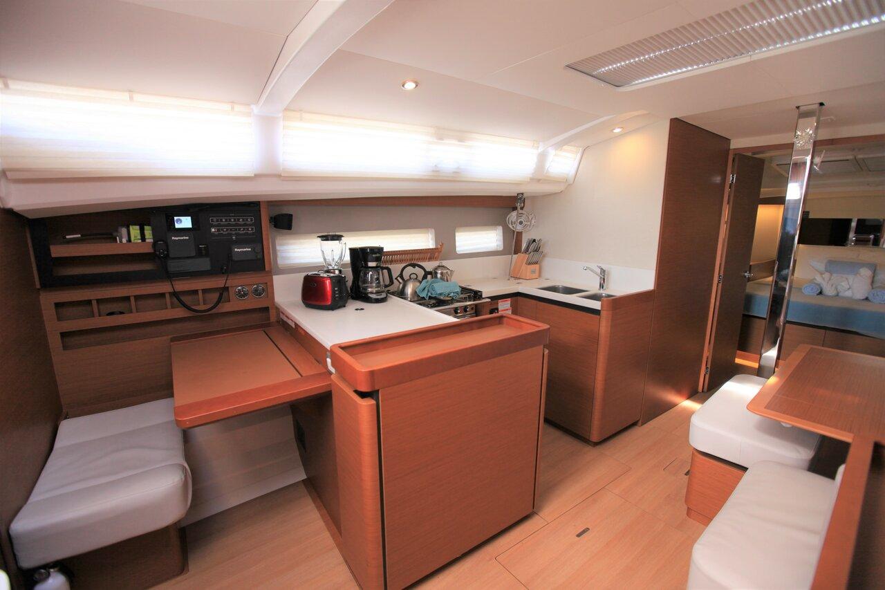 Sun Odyssey 440 - 2 cab., picture 9