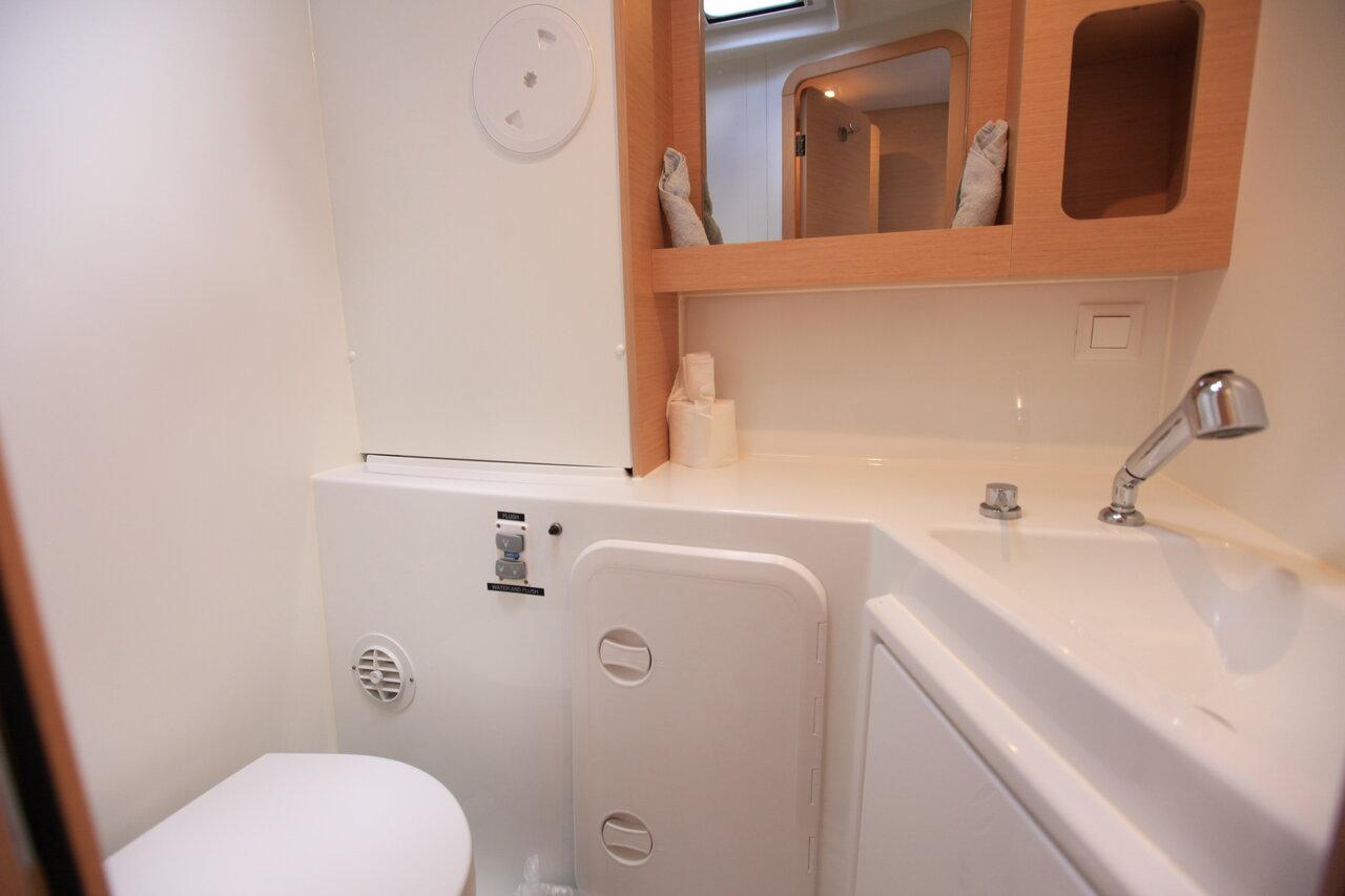 Lagoon 420 - 4 + 1 cab., picture 19