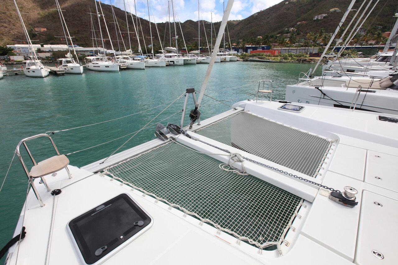 Lagoon 420 - 4 + 1 cab., picture 3