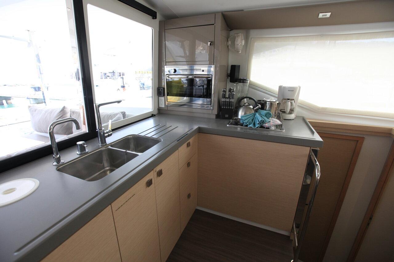 Fountaine Pajot Lucia 40 - 3 cab., picture 10