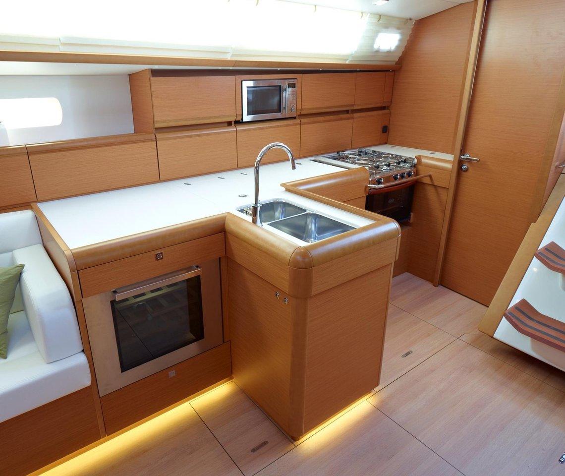 Book Sun Odyssey 509 - 3 cab. Sailing yacht for bareboat charter in Rhode Island, Warwick, Rhode Island, USA with TripYacht!, picture 11