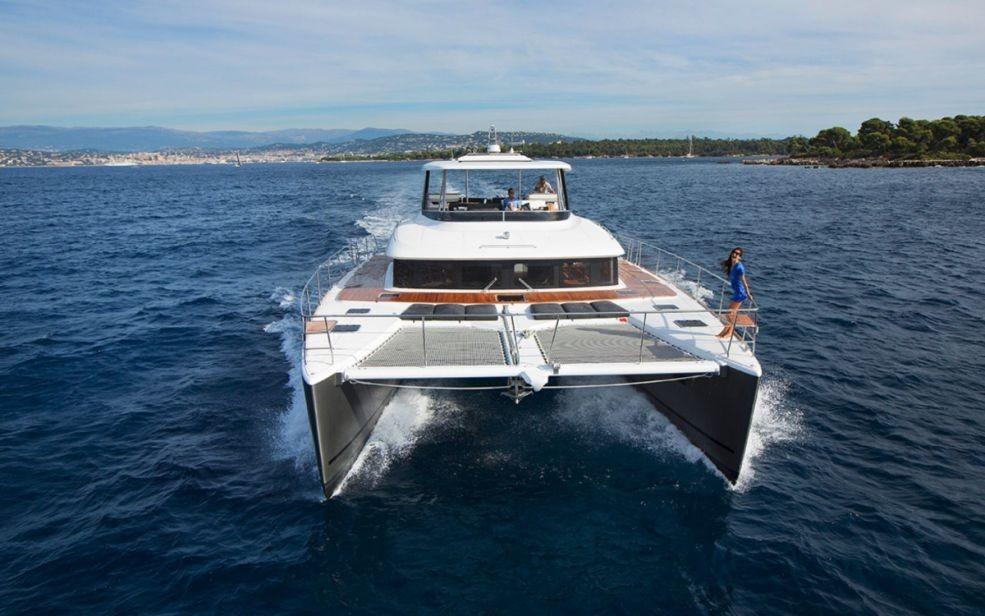 Book Lagoon 630 - 5 + 2 cab. Power catamaran for bareboat charter in Nassau, Palm Cay Marina, New Providence, Bahamas with TripYacht!, picture 16