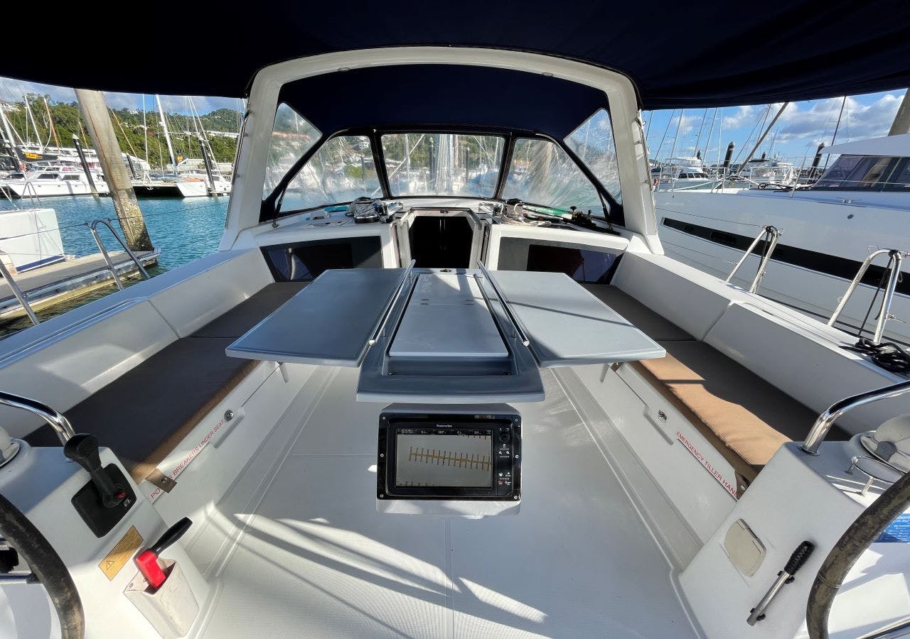 Book Oceanis 48 - 5 cab. Sailing yacht for bareboat charter in Whitsundays, Airlie Beach, Coral Sea Marina, Whitsunday Region of Queensland, Australia and Oceania with TripYacht!, picture 15