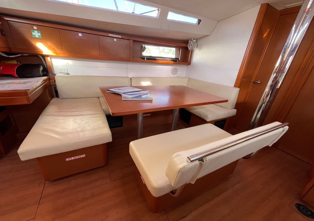 Book Oceanis 48 - 5 cab. Sailing yacht for bareboat charter in Whitsundays, Airlie Beach, Coral Sea Marina, Whitsunday Region of Queensland, Australia and Oceania with TripYacht!, picture 6