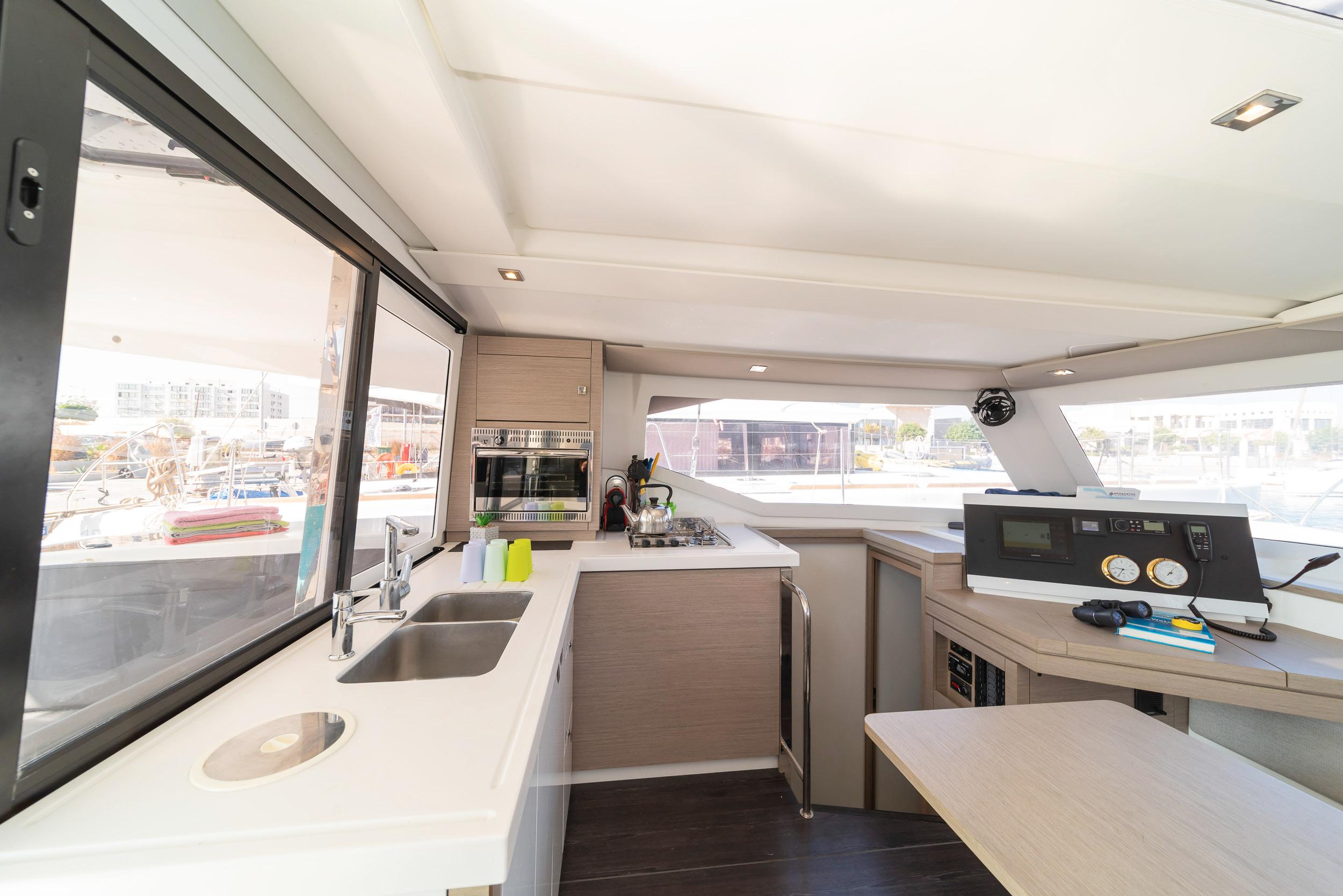 Fountaine Pajot Lucia 40, picture 12