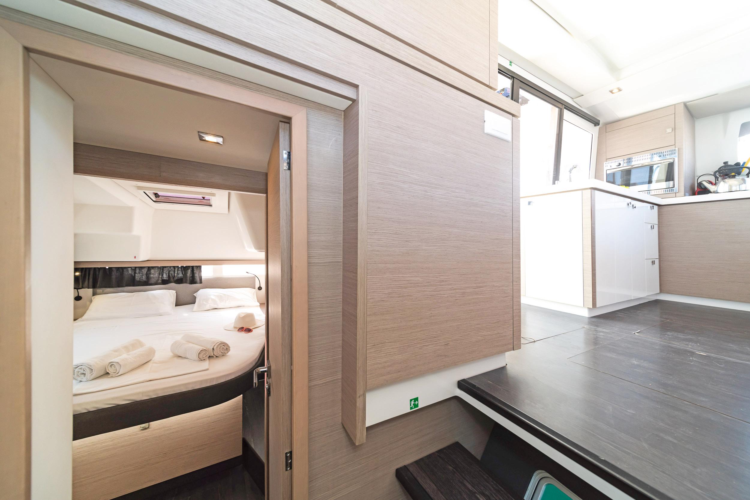 Fountaine Pajot Lucia 40, picture 7