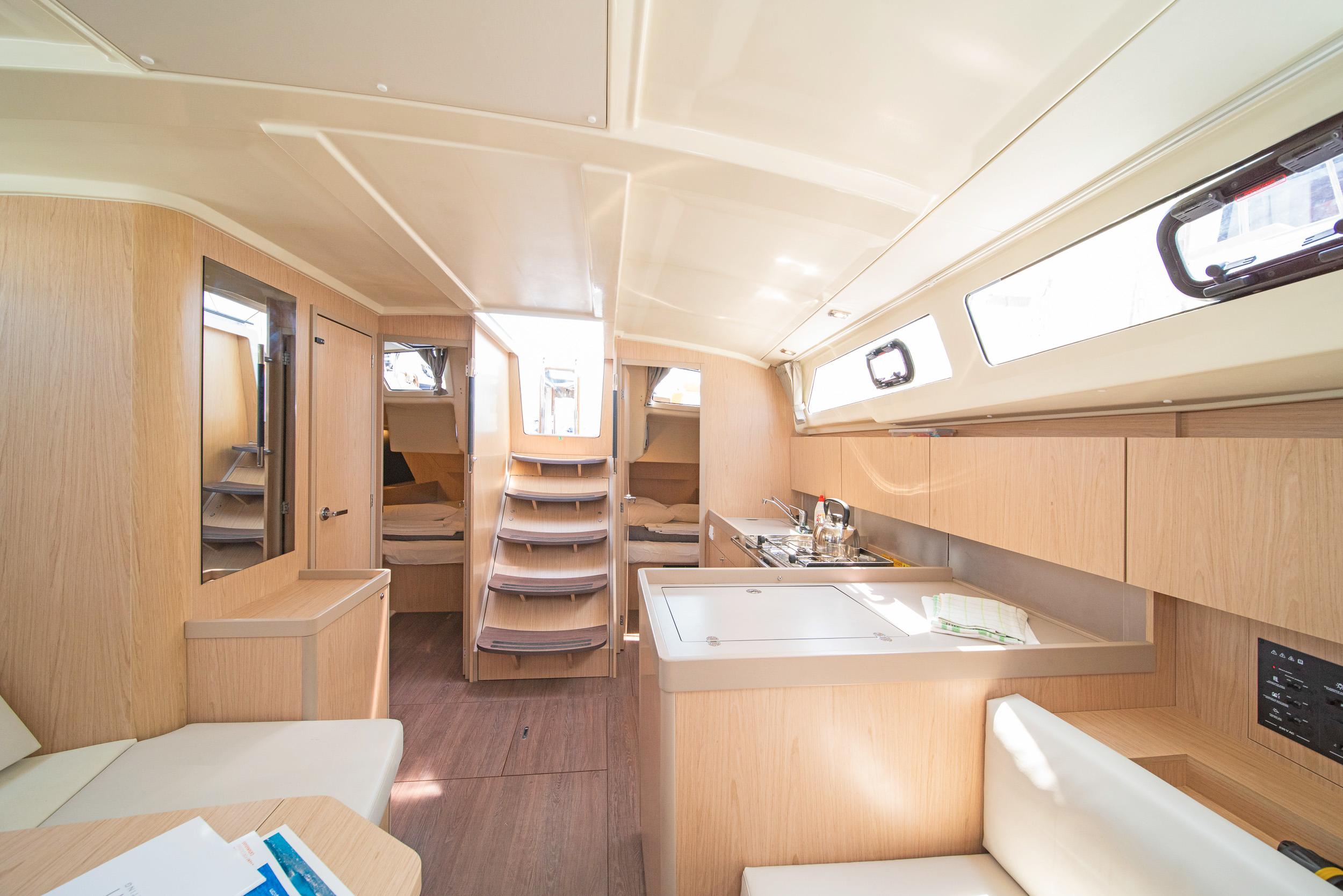 Oceanis 41.1, picture 8