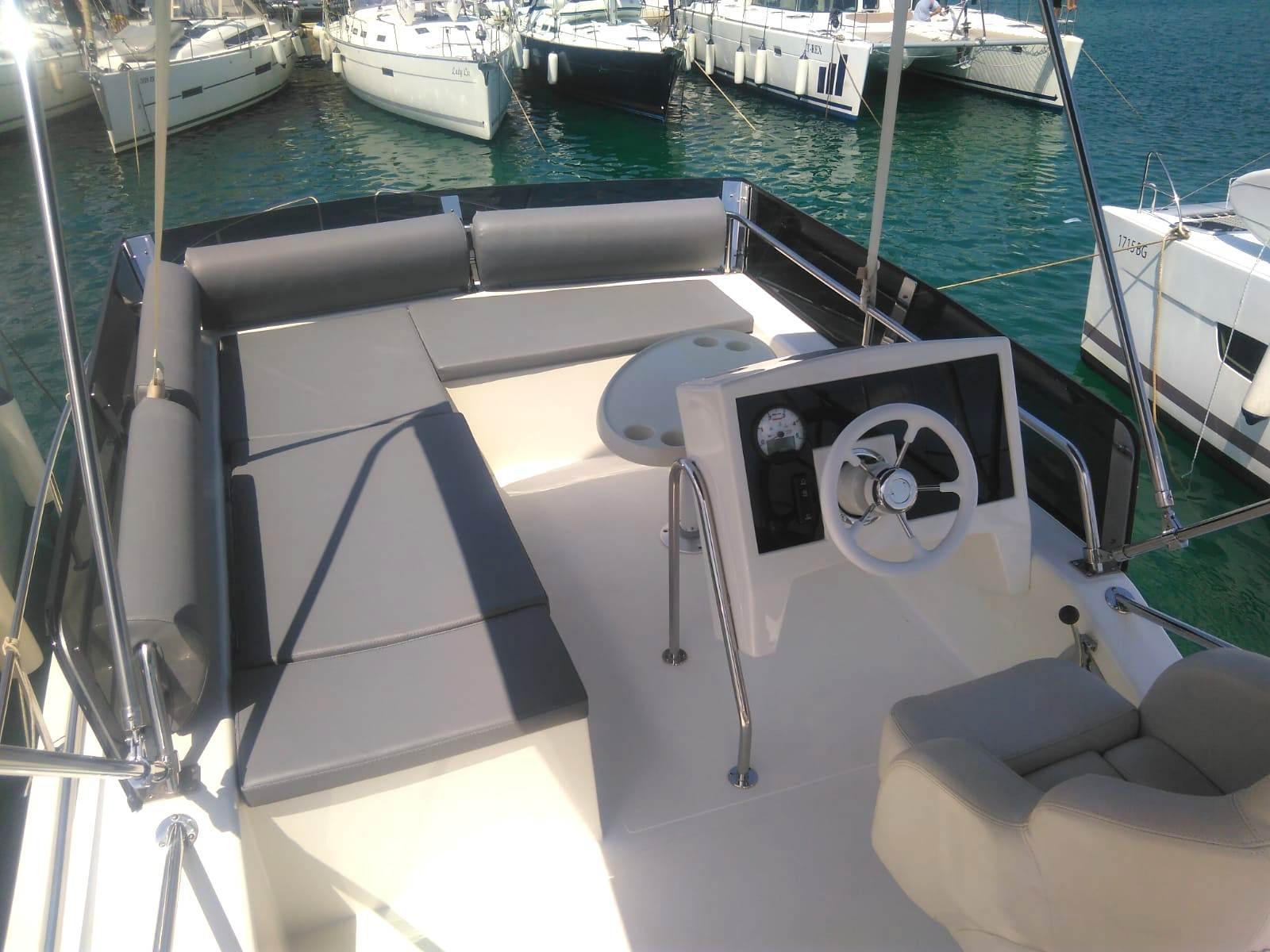 Book Futura 40 Grand Horizon Motor yacht for bareboat charter in Sukosan, D-Marin Dalmacija Marina, Zadar region, Croatia with TripYacht!, picture 7