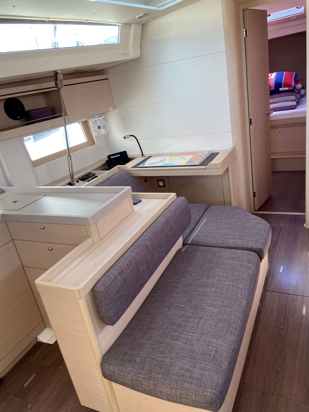 Oceanis 51.1 - 5 + 1 cab., picture 4