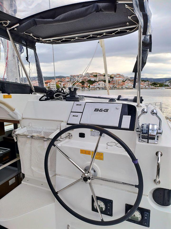 Lagoon 40 - 4 + 2 cab, picture 9