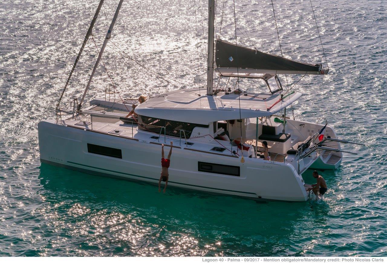 Lagoon 40 - 4 + 2 cab, picture 3