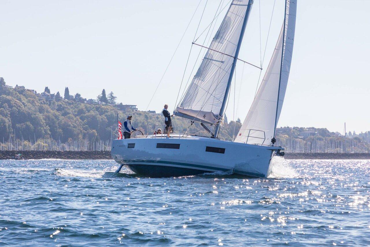 Sun Odyssey 440, picture 1