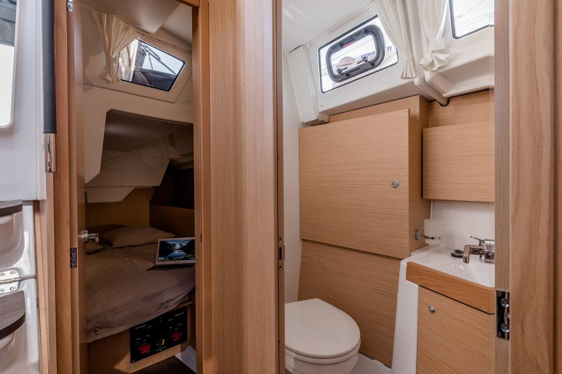 Oceanis 38.1, picture 16