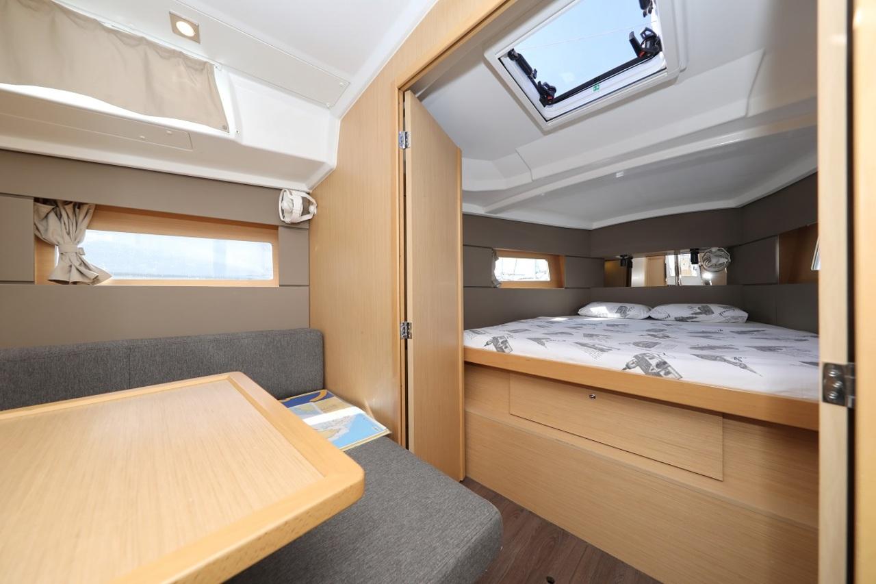 Oceanis 38.1, picture 14