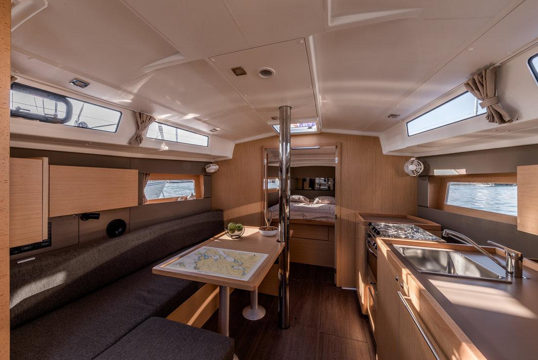 Oceanis 38.1, picture 8