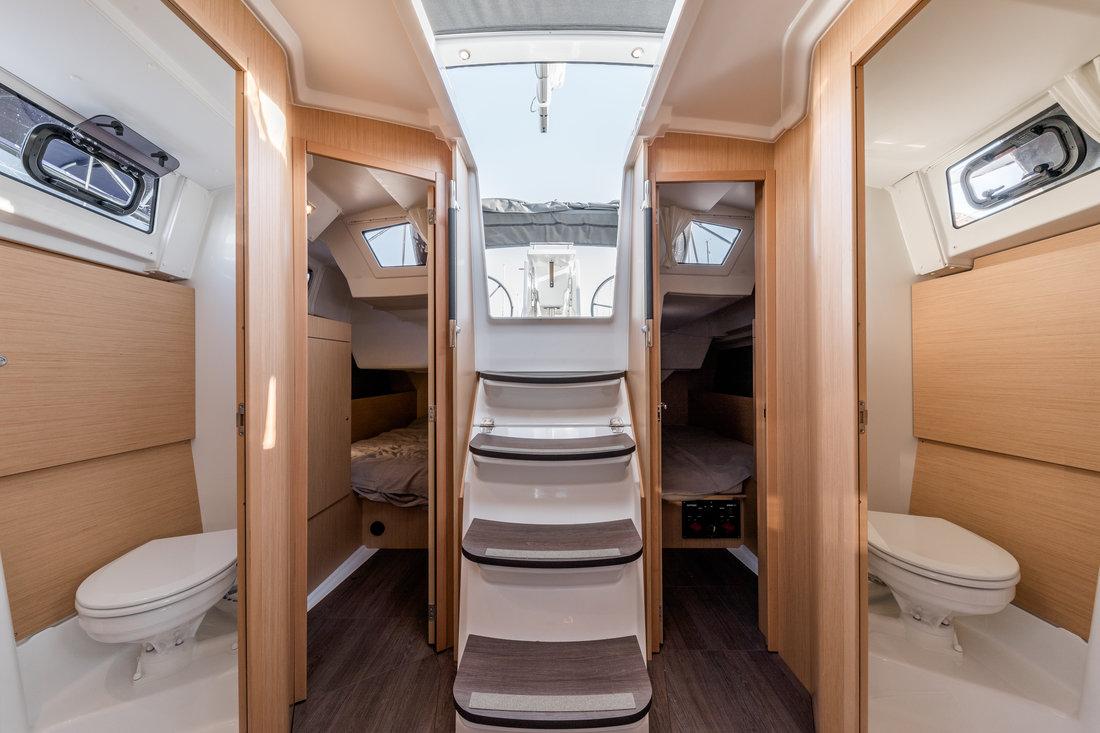 Oceanis 38.1, picture 13