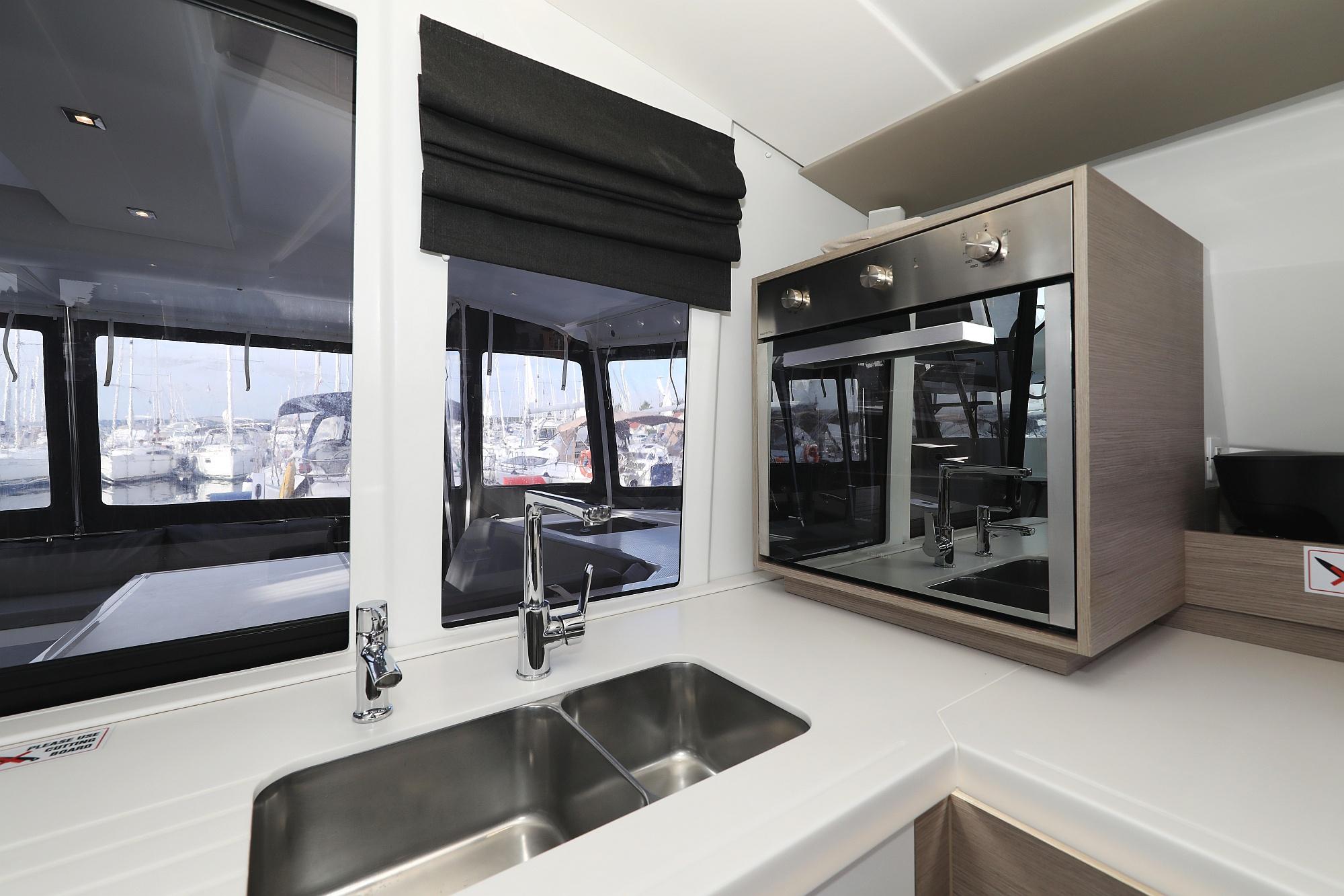 Fountaine Pajot Astrea 42 - 4 + 2 cab., picture 14