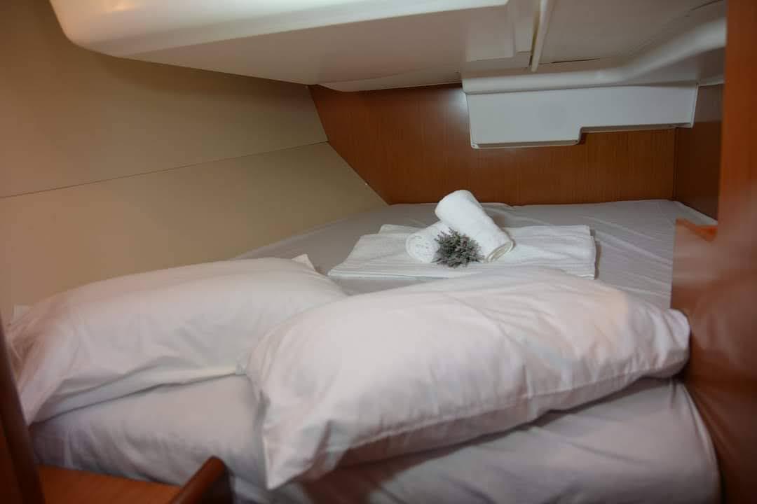 Oceanis 37, picture 13