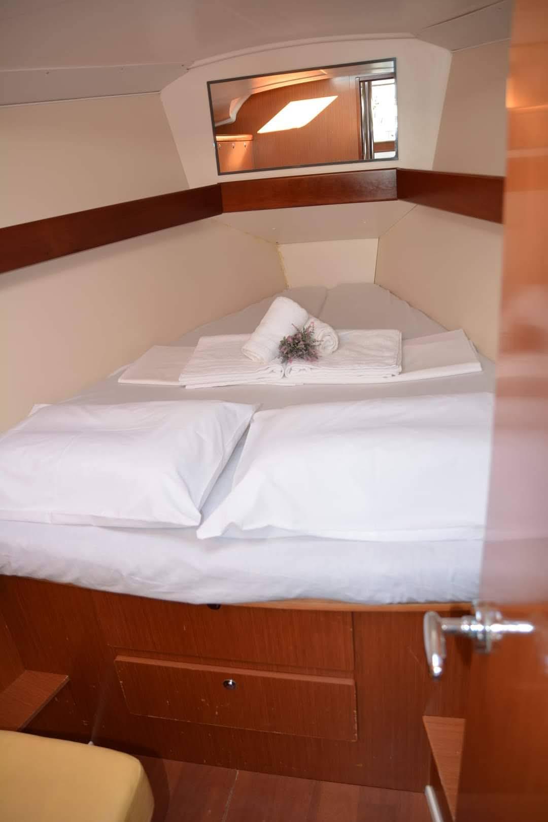 Oceanis 37, picture 15
