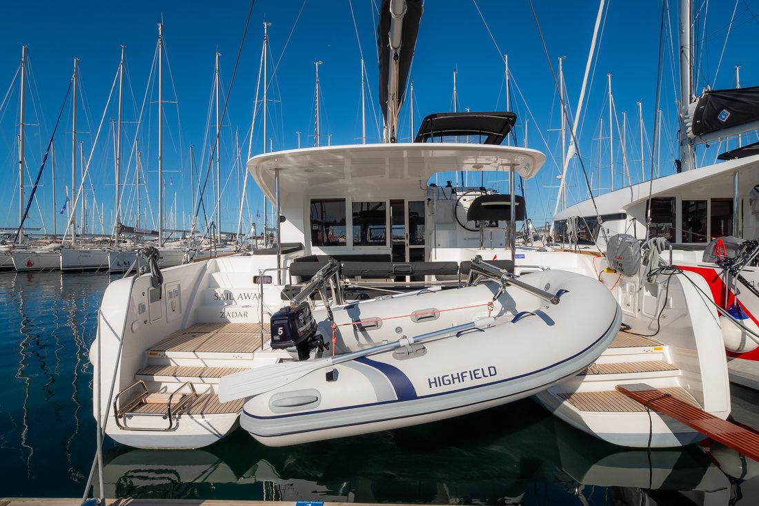 Lagoon 40 - 4 + 2 cab, picture 1