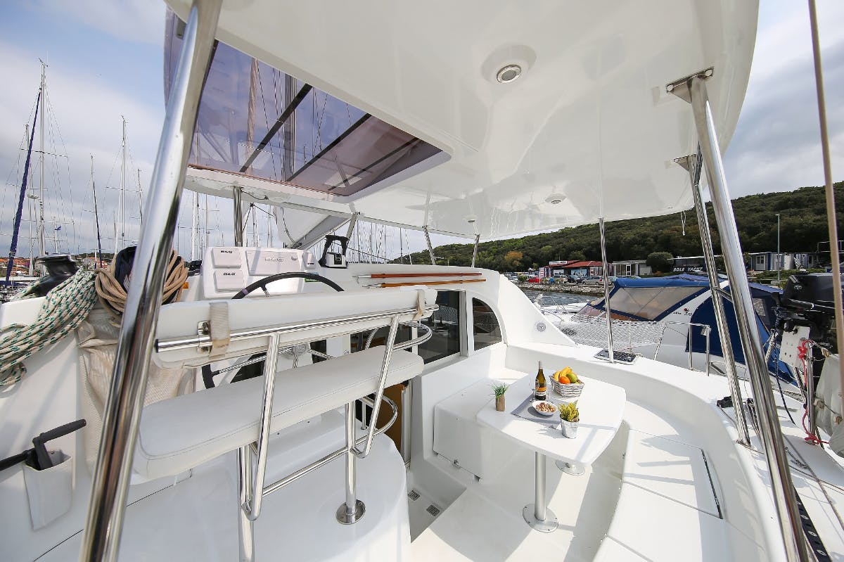 Book Lagoon 380 - 4 cab. Catamaran for bareboat charter in Marina Tehnomont Veruda, Pula, Istra, Croatia with TripYacht!, picture 6