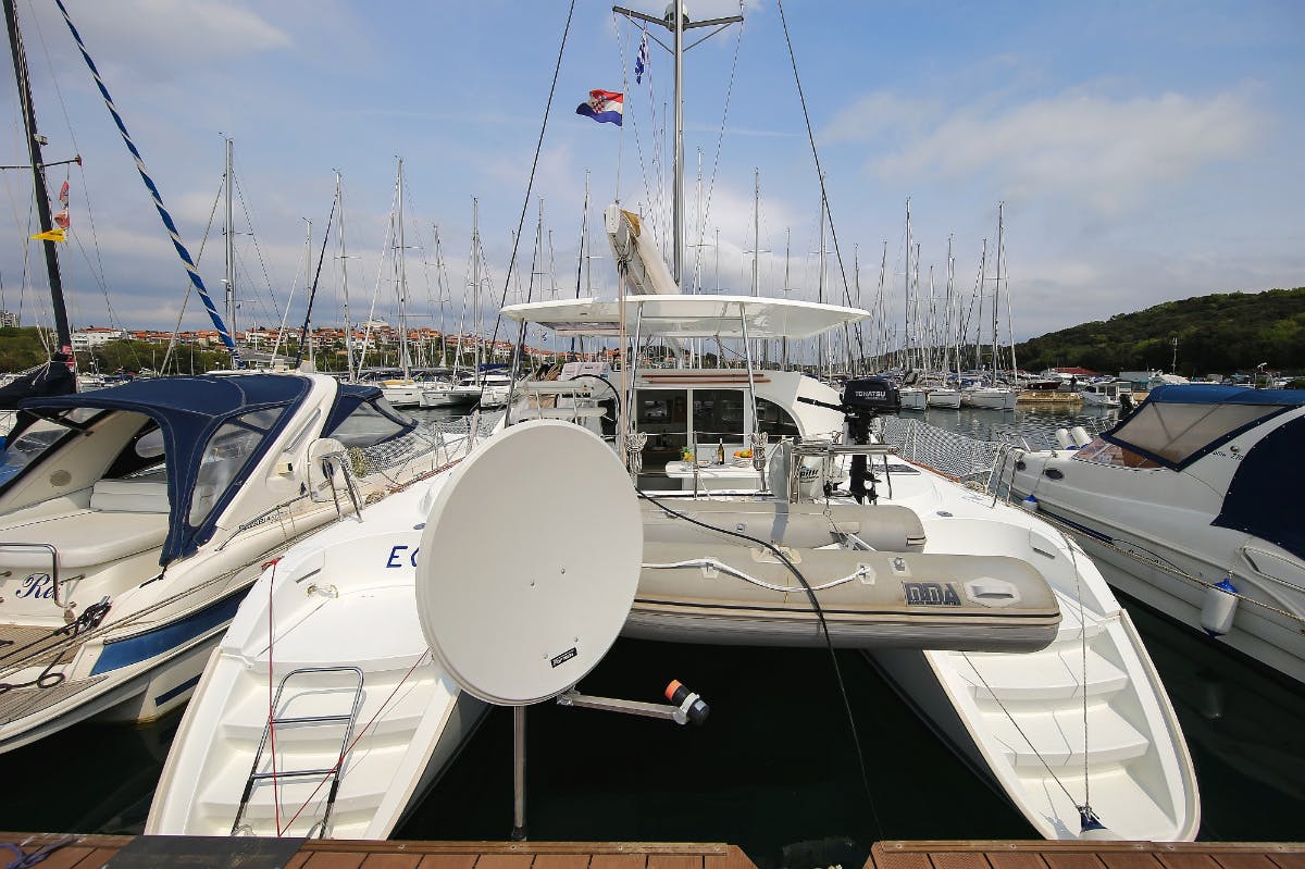 Book Lagoon 380 - 4 cab. Catamaran for bareboat charter in Marina Tehnomont Veruda, Pula, Istra, Croatia with TripYacht!, picture 1