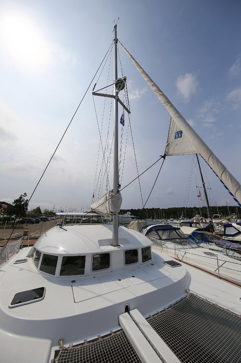 Book Lagoon 380 - 4 cab. Catamaran for bareboat charter in Marina Tehnomont Veruda, Pula, Istra, Croatia with TripYacht!, picture 8