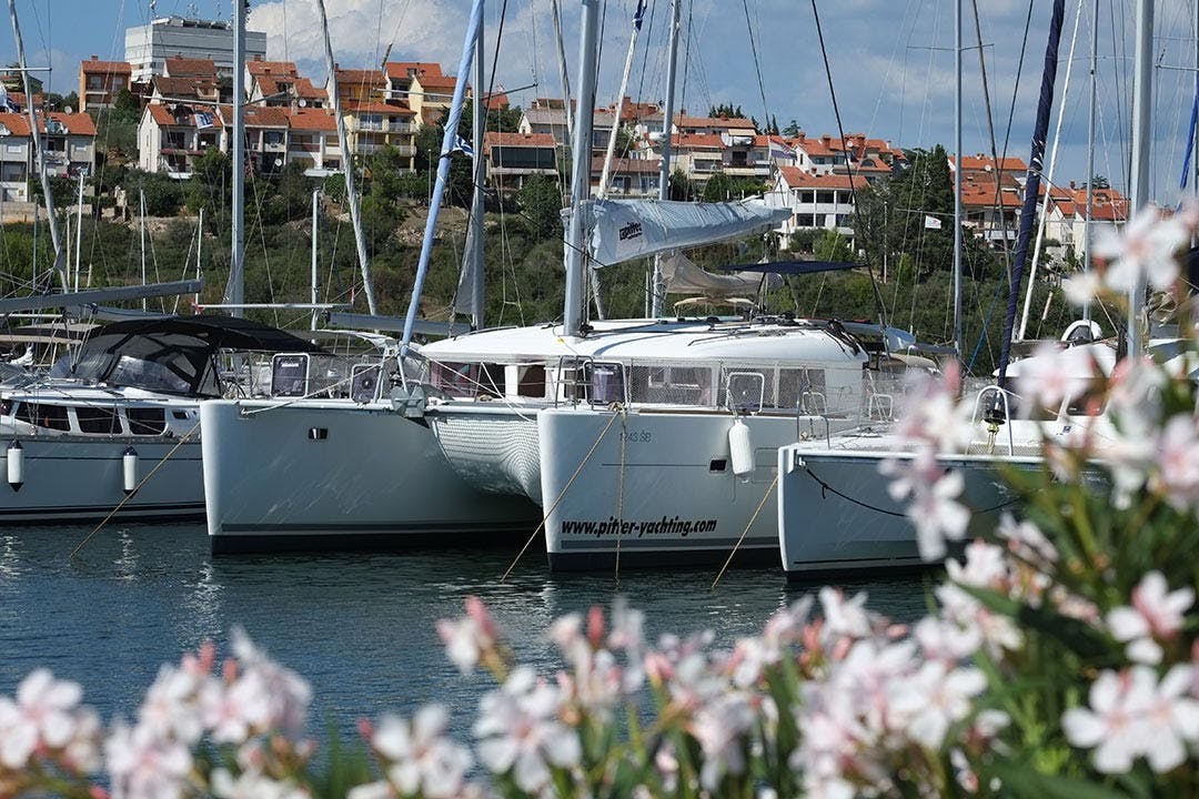 Book Lagoon 400 S2 - 4 + 2 cab. Catamaran for bareboat charter in Marina Tehnomont Veruda, Pula, Istra, Croatia with TripYacht!, picture 3
