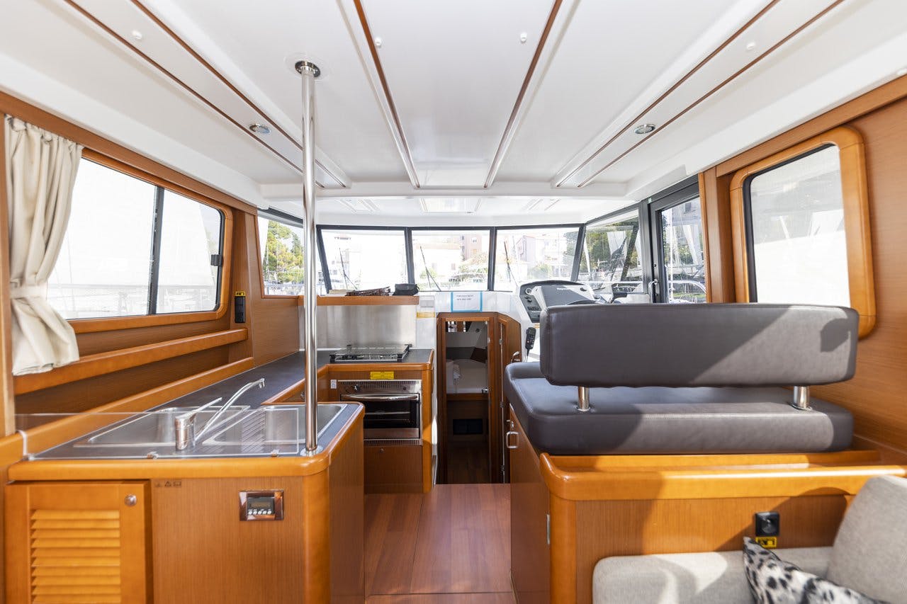 Swift Trawler 34 Fly, picture 9