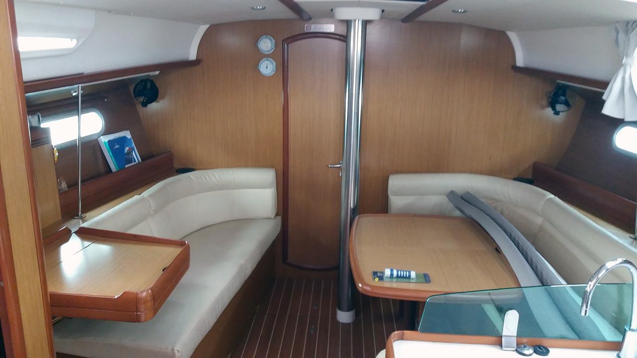 Sun Odyssey 42i, picture 6