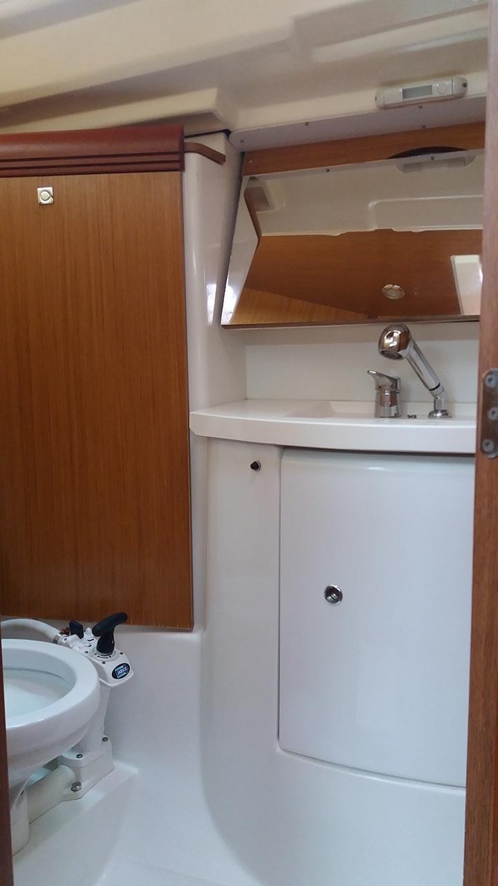 Sun Odyssey 42i, picture 10