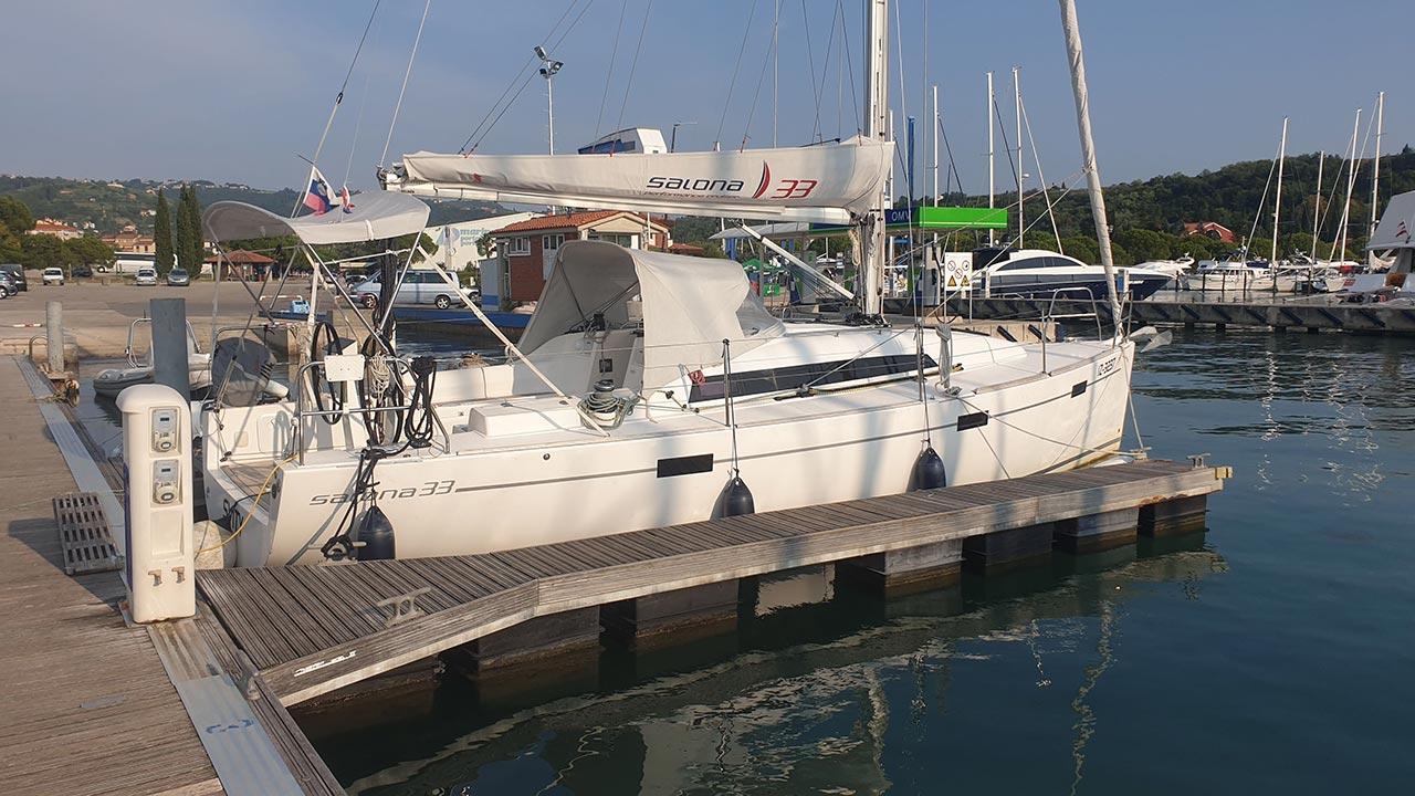 Book Salona 33 Sailing yacht for bareboat charter in Marina Portorož, Primorska , Slovenia with TripYacht!, picture 10