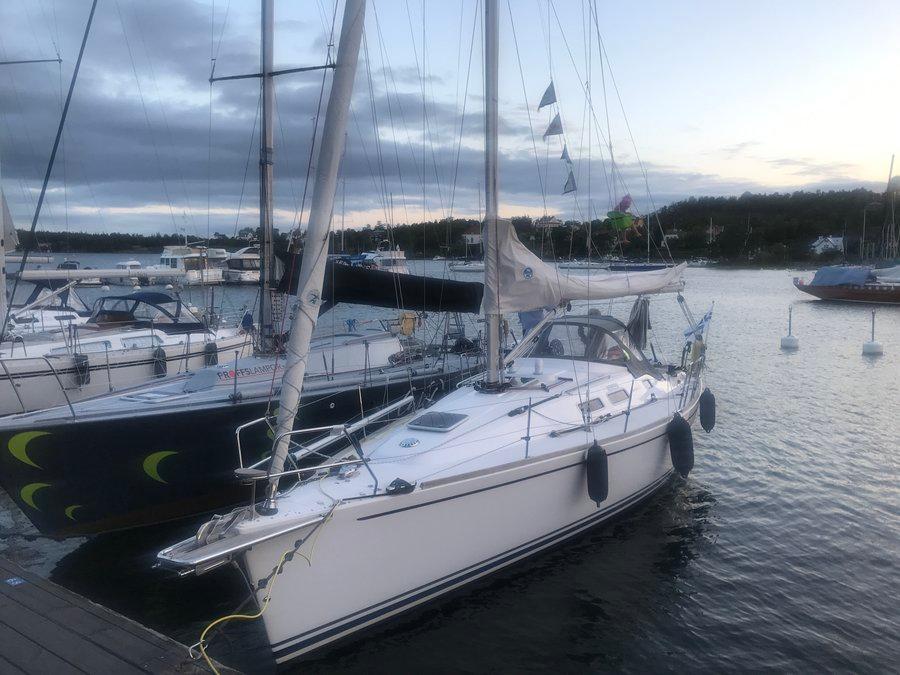 Book Bavaria 46 Cruiser Sailing yacht for bareboat charter in Bullandö Marina, Uppland, Sweden with TripYacht!, picture 1