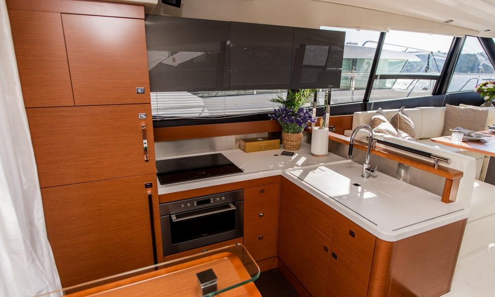 Prestige 550S, picture 2