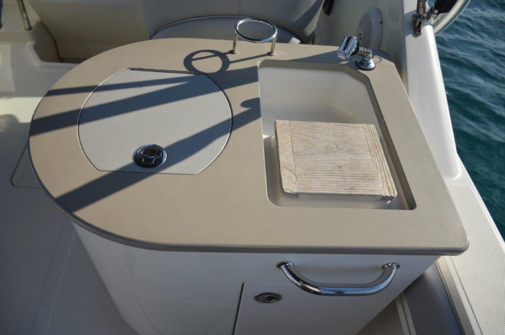 Book Sea Ray 275 Amberjack Motor boat for bareboat charter in Tribunj D-Marin, Šibenik region, Croatia with TripYacht!, picture 4