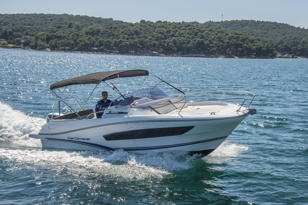 Book Cap Camarat 7.5 WA Motor boat for bareboat charter in Marina Tehnomont Veruda, Pula, Istra, Croatia with TripYacht!, picture 4