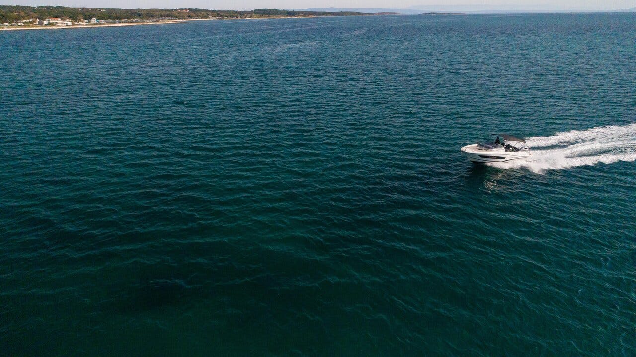 Book Cap Camarat 7.5 WA Motor boat for bareboat charter in Marina Tehnomont Veruda, Pula, Istra, Croatia with TripYacht!, picture 10