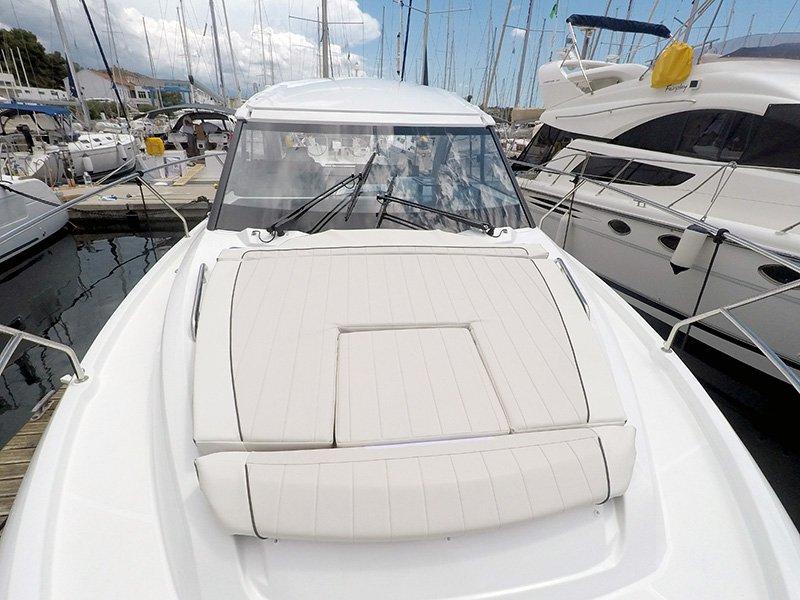 Book Leader 33 Motor boat for bareboat charter in Marina Mandalina, Sibenik, Šibenik region, Croatia with TripYacht!, picture 4