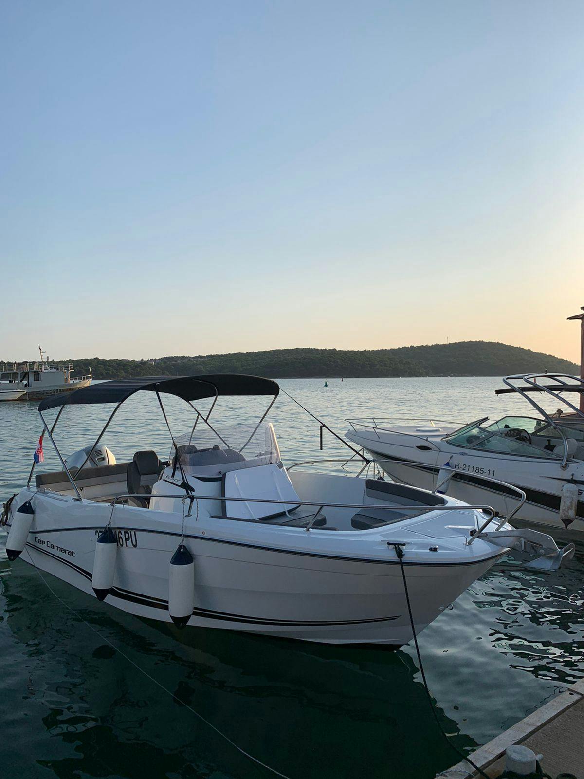 Book Cap Camarat 6.5 CC Motor boat for bareboat charter in Marina Tehnomont Veruda, Pula, Istra, Croatia with TripYacht!, picture 5