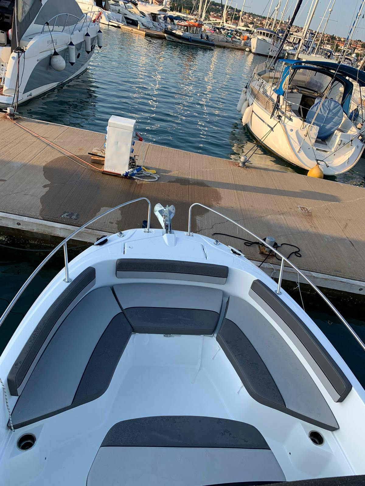 Book Cap Camarat 6.5 CC Motor boat for bareboat charter in Marina Tehnomont Veruda, Pula, Istra, Croatia with TripYacht!, picture 10