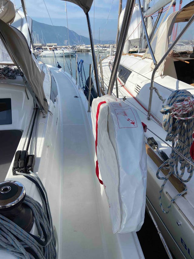 Book Sun Odyssey 410 - 3 cab. Sailing yacht for bareboat charter in Castellammare, Marina di Stabia, Campania, Italy with TripYacht!, picture 5