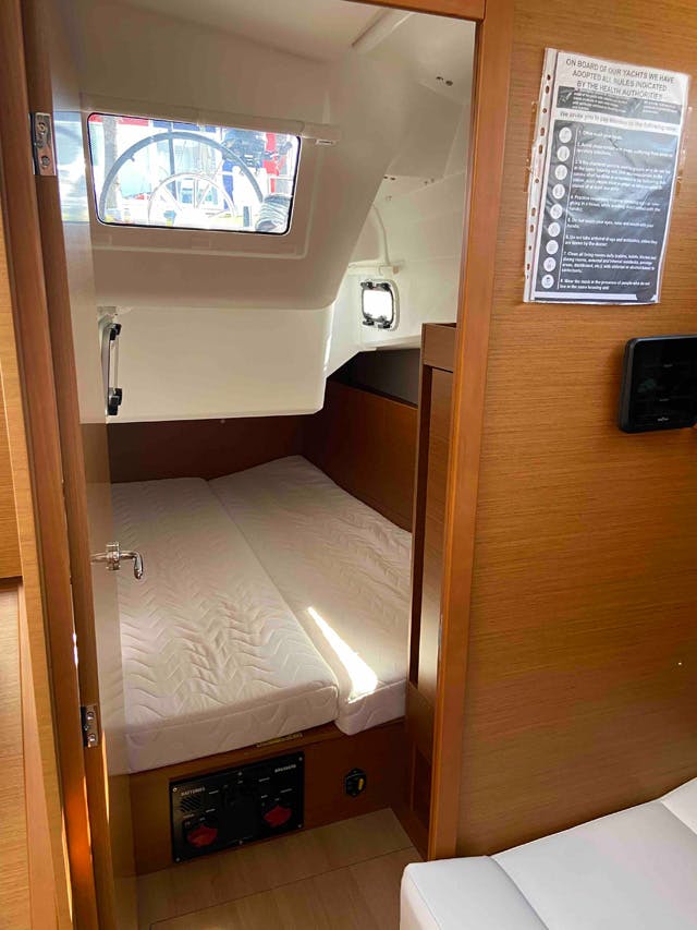 Book Sun Odyssey 410 - 3 cab. Sailing yacht for bareboat charter in Castellammare, Marina di Stabia, Campania, Italy with TripYacht!, picture 10