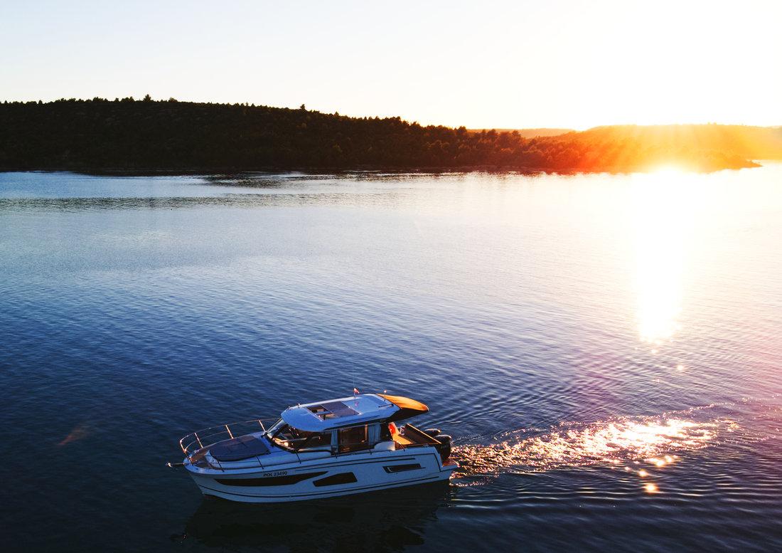 Book Merry Fisher 1095 Motor boat for bareboat charter in Marina Pirovac, Šibenik region, Croatia with TripYacht!, picture 5