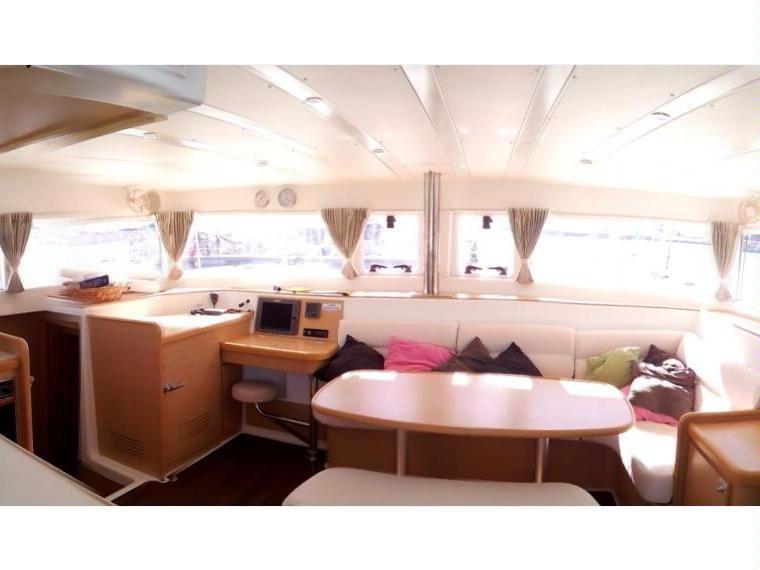 Lagoon 421, picture 7
