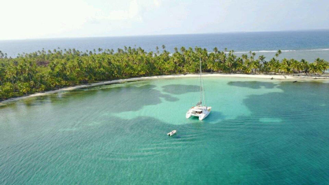 Book Lagoon 500 - 4 cab. Catamaran for bareboat charter in San Blas, Corazon de Jesus, San Blas, Panama with TripYacht!, picture 7