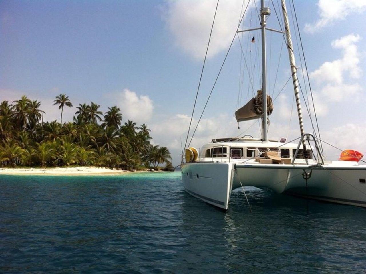 Book Lagoon 500 - 4 cab. Catamaran for bareboat charter in San Blas, Corazon de Jesus, San Blas, Panama with TripYacht!, picture 15