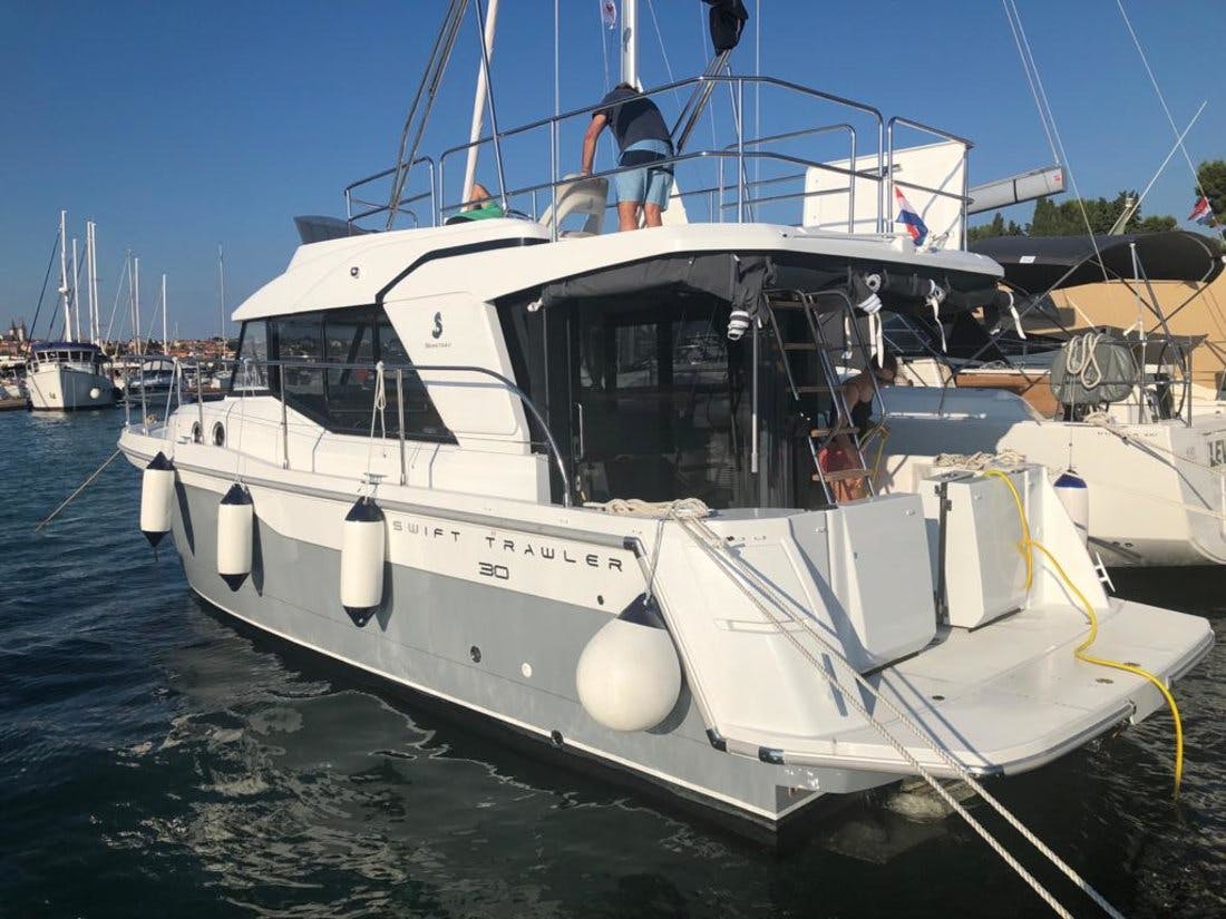 Book Swift Trawler 30 Motor boat for bareboat charter in Lučica Vinkuran, Istra, Croatia with TripYacht!, picture 11